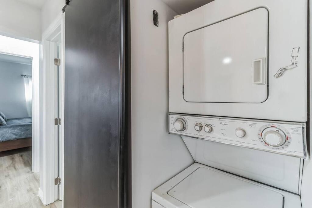 Modern City Ranch 3 Bdrm Family Home Access By Dirt Road Palmdale Luaran gambar