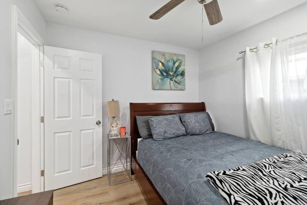 Modern City Ranch 3 Bdrm Family Home Access By Dirt Road Palmdale Luaran gambar