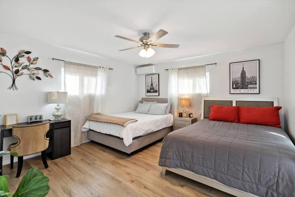 Modern City Ranch 3 Bdrm Family Home Access By Dirt Road Palmdale Luaran gambar