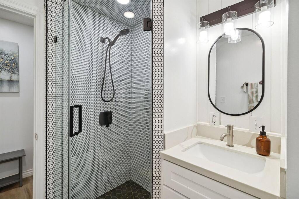 Modern City Ranch 3 Bdrm Family Home Access By Dirt Road Palmdale Luaran gambar